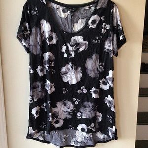 ❤️ Final $7 Vera Wang NWT Top Medium Black White Grey
